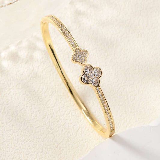 Lucky Four-Leaf Clover Starry Bangle